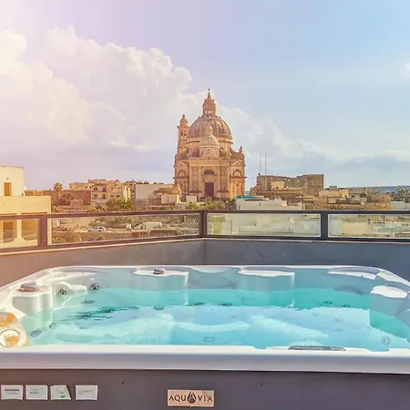 Holiday Hub Gozo - Rooftop Jacuzzi & Pool - 3 Bedrooms Lägenhet *