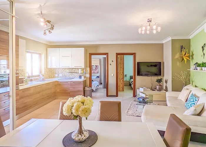 Holiday Hub Gozo - 3 Bedrooms Apartamento